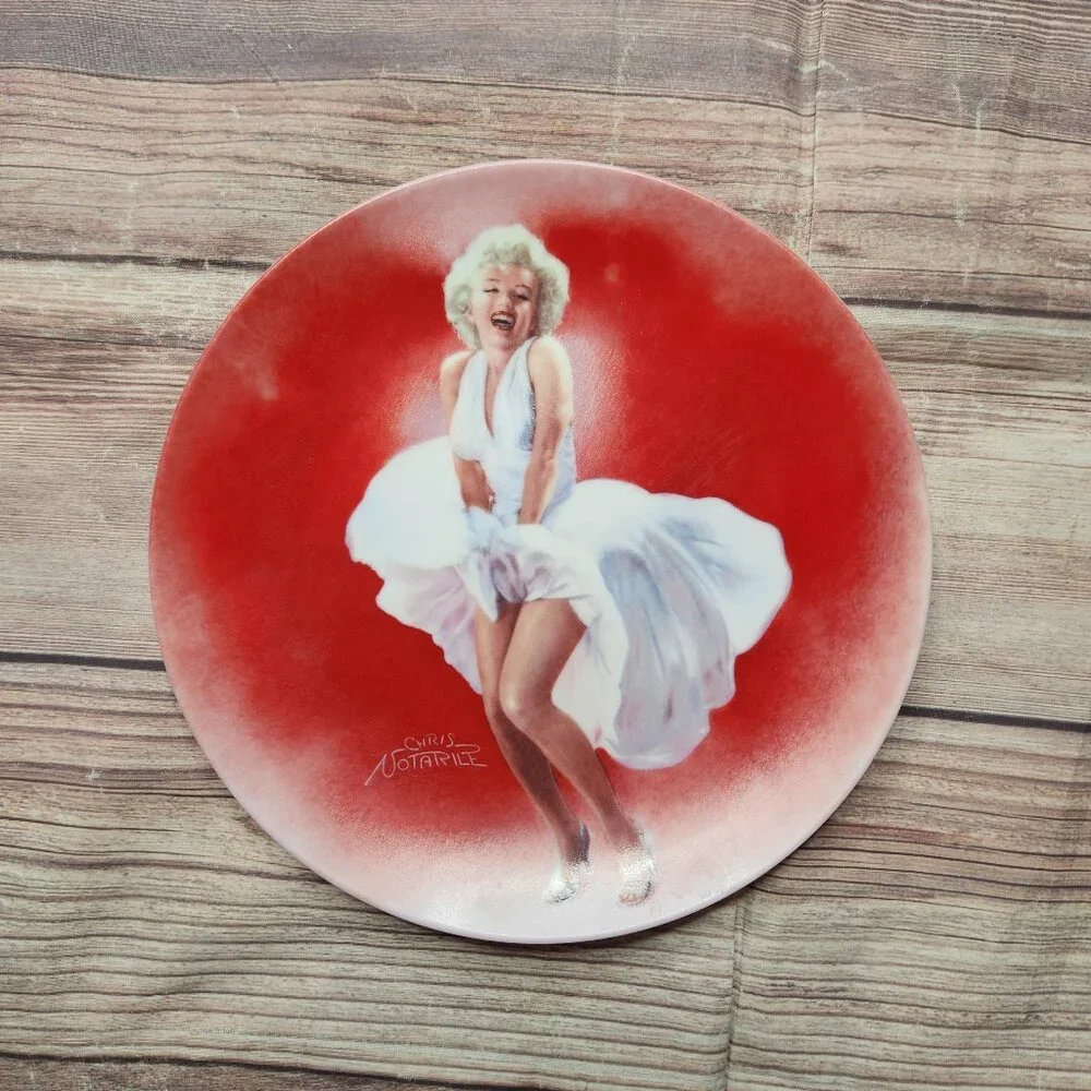 Marilyn Monroe The Seven Year Itch Collector Plate Art by Chris Notarile DELPHI